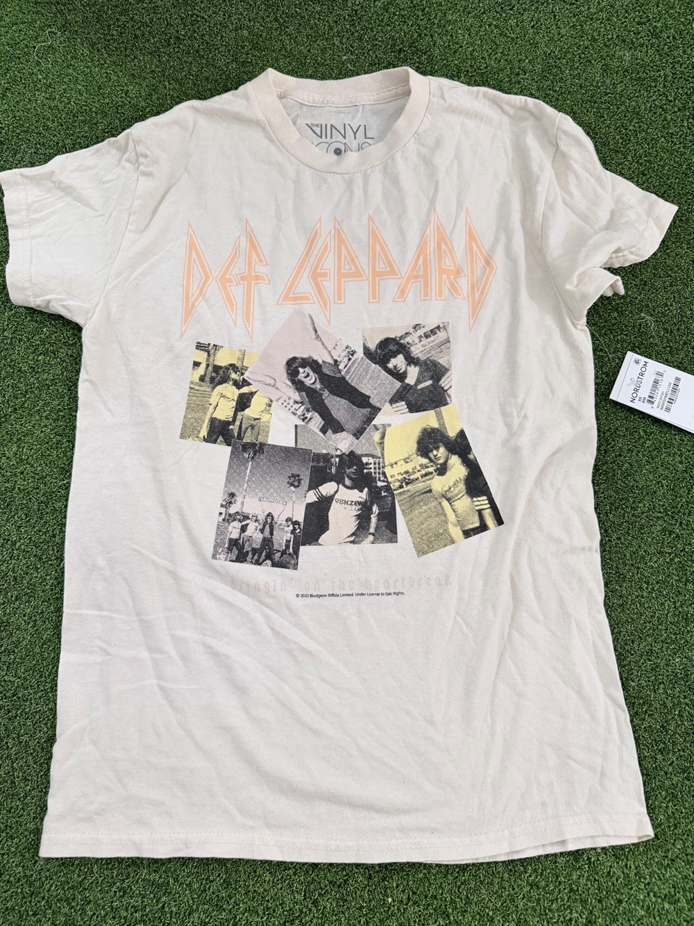 NWT Def Leppard Bringin On The Heartbreak T-Shirt Cream XS Nordstrom $29